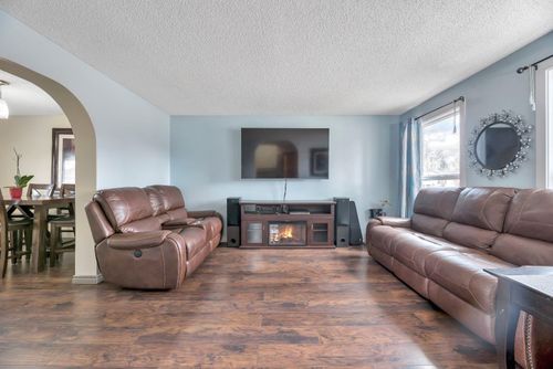 188 Rivervalley Crescent Se, Calgary, AB, T2C3L1 | Card Image