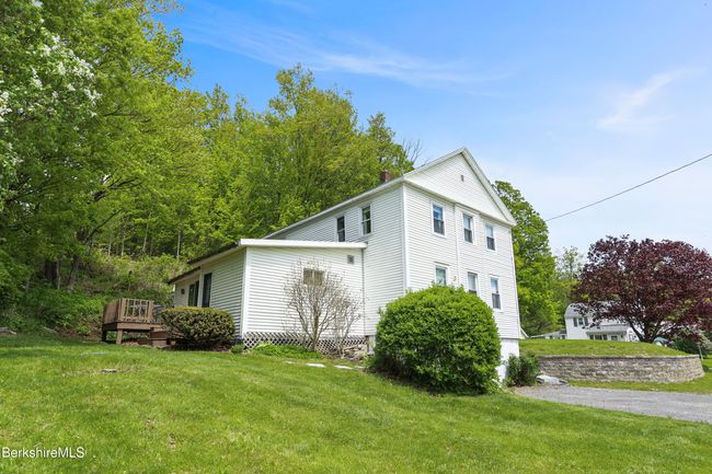 205 - 203205 Main St, Home with 5 bedrooms, 3 bathrooms and 3 parking in Hancock MA | Image 7