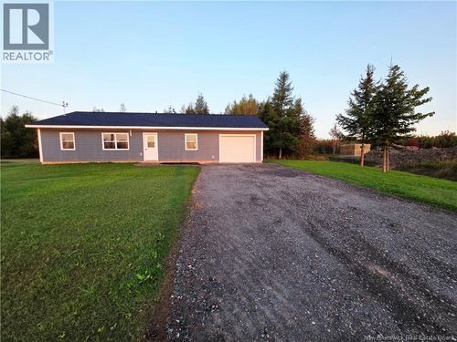8 Fawcett Ave, Petitcodiac, NB, E4Z | Card Image
