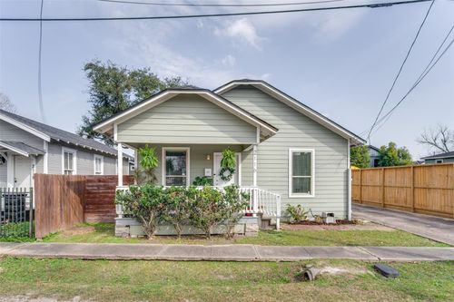 2116 Carter St, Houston, TX, 77008-4446 | Card Image
