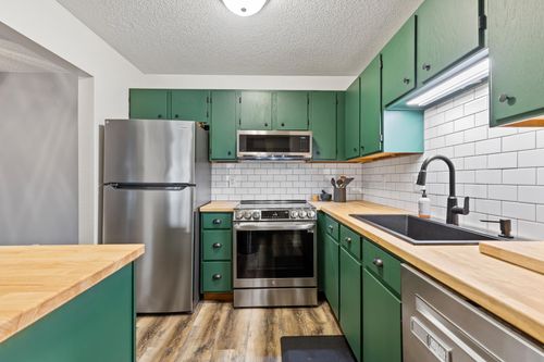 apt-223-3850 Plymouth Blvd, Plymouth, MN, 55446-3294 | Card Image