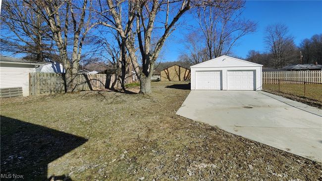 Large yard | Image 18
