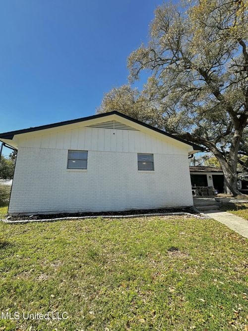 809 Herrick Ave, Pascagoula, MS, 39567-4270 | Card Image