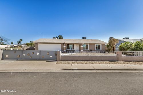 1833 N Edgewater Cir, Mesa, AZ, 85207-2826 | Card Image