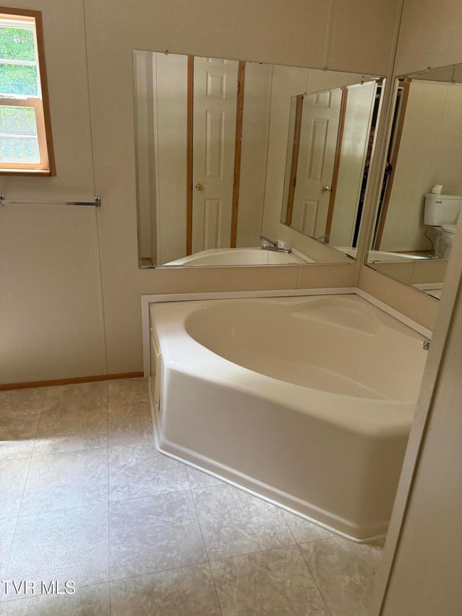Soaking tub | Image 27