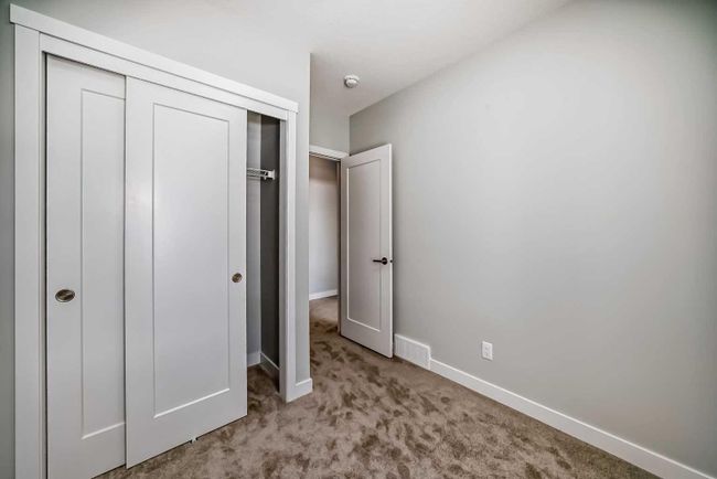408 Shawnee Square Sw, Home with 3 bedrooms, 2 bathrooms and 3 parking in Calgary AB | Image 29