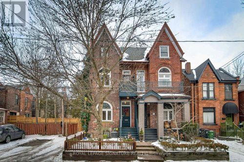 50 Gwynne Ave, Toronto, ON, M6K2C4 | Card Image
