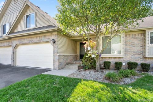 17452 Ava Ct, New Boston, MI, 48164-8802 | Card Image