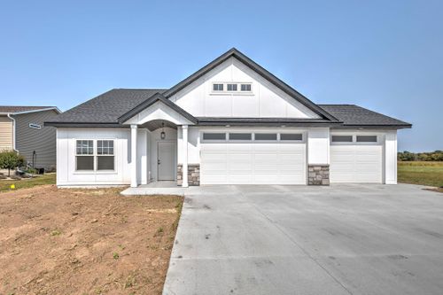 645 1st St Se, Elgin, MN, 55932-2804 | Card Image