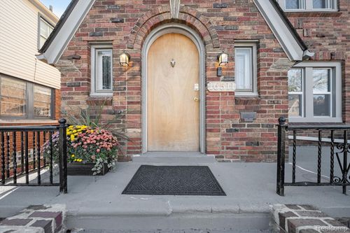 16511 Wisconsin St, Detroit, MI, 48221-2963 | Card Image