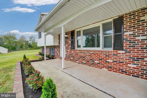 125 Rugby Rd, BIRDSBORO, PA, 19508-9454 | Card Image