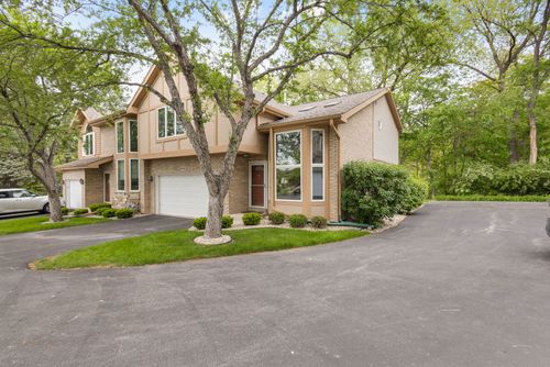 9045 Archer Ave, Willow Springs, IL, 60480-1207 | Card Image