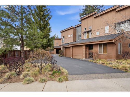 40 Sw Mckinley Ave, Bend, OR, 97702-1305 | Card Image