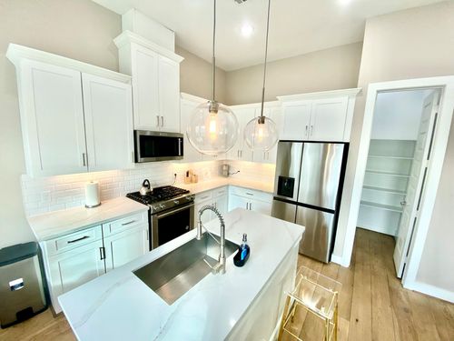 303 Queen Sude Ln, Houston, TX, 77091-0912 | Card Image