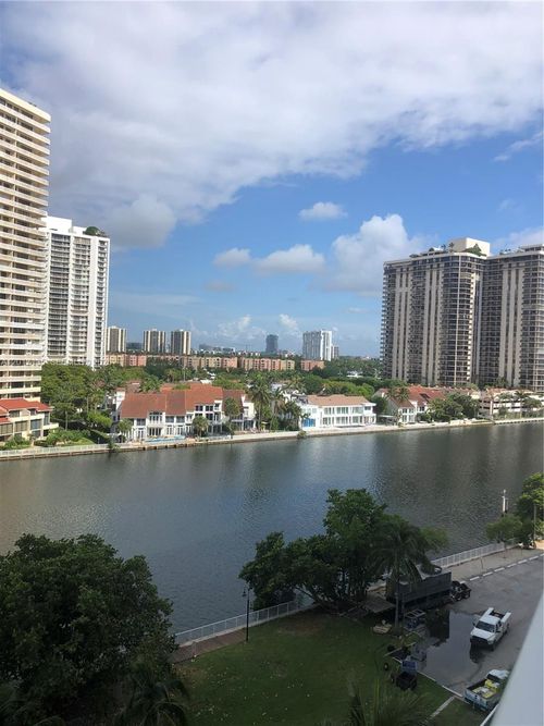 907-19390 Collins Ave, Sunny Isles Beach, FL, 33160-2279 | Card Image