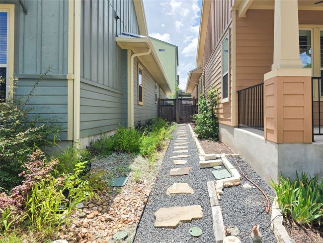 4104 Vaughan St, House other with 3 bedrooms, 2 bathrooms and null parking in Austin TX | Image 8