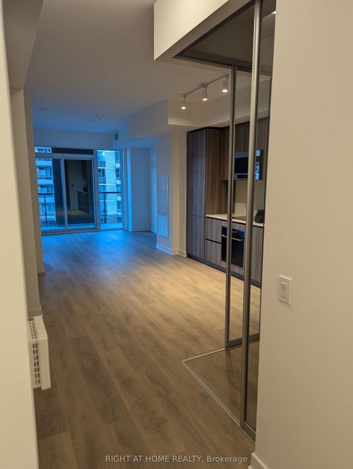 714-127 Broadway Ave, Toronto, ON, M4P1V5 | Card Image
