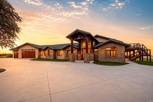 19576 Paradise Mountain Rd, Valley Center, CA, 92082-6906 | Card Image