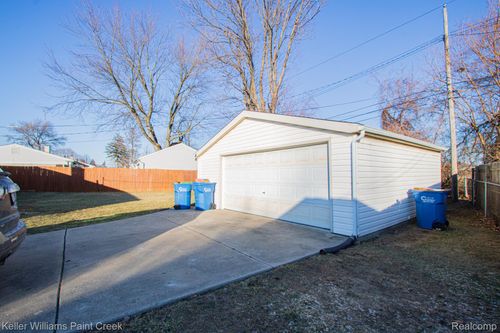 32176 Exeter Dr, Warren, MI, 48092-1160 | Card Image