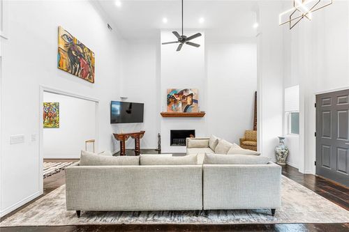 2913 Acropolis St, Oklahoma City, OK, 73120-5805 | Card Image