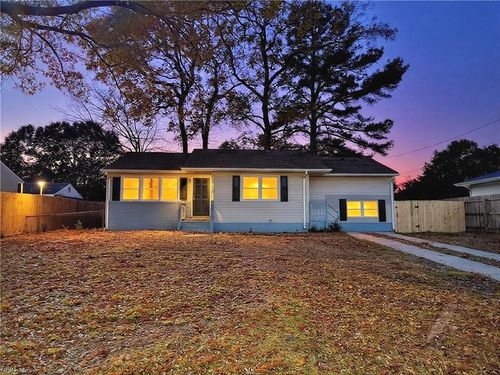 749 Holladay Ln, Virginia Beach, VA, 23455-5724 | Card Image