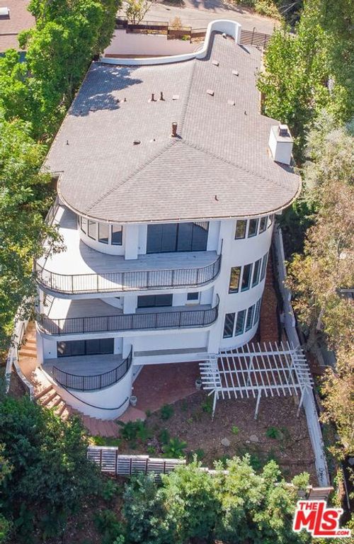 11411 Decente Ct, Studio City, CA, 91604-3865 | Card Image