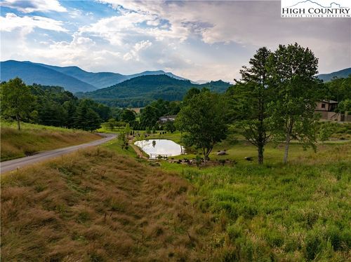 7 Summit View Parkway, Spruce Pine, NC, 28777 | Card Image