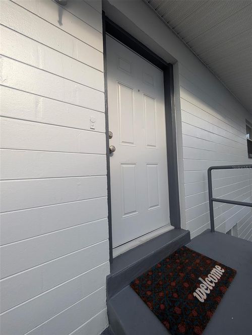 402 Auburn Dr, Daytona Beach, FL, 32118-3222 | Card Image