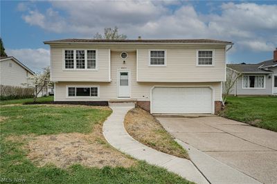 36711 S Lake Shore Boulevard, House other with 3 bedrooms, 2 bathrooms and null parking in Eastlake OH | Image 1