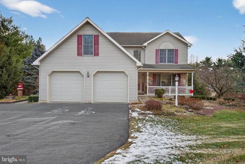 817 Aarons Ln, MANHEIM, PA, 17545-8722 | Card Image