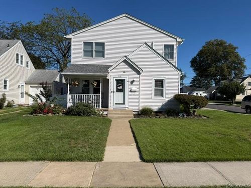 2487 Arthur Court, Hempstead, NY, 11572 | Card Image