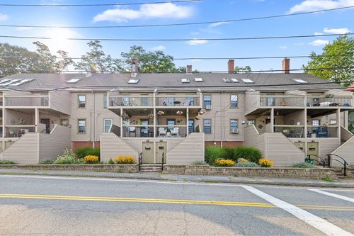 31-31 Merrimac St, Amesbury, MA, 01913-4008 | Card Image