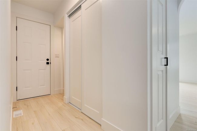 Storage and access to garage | Image 50