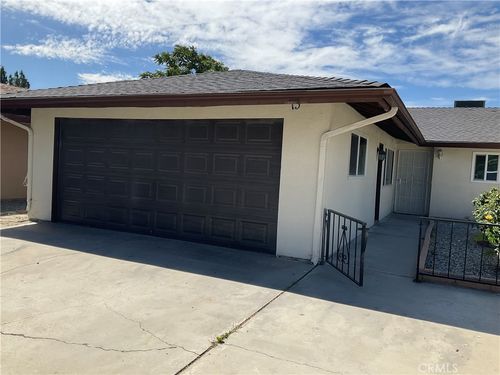 873 Ponderosa Dr, Hemet, CA, 92543-5842 | Card Image