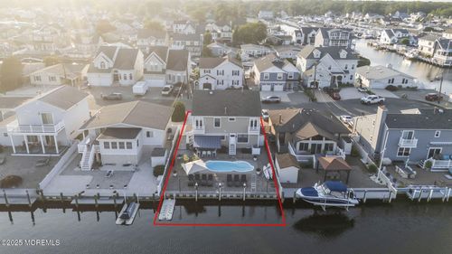 29 W Pampano Dr, Brick, NJ, 08723-7621 | Card Image