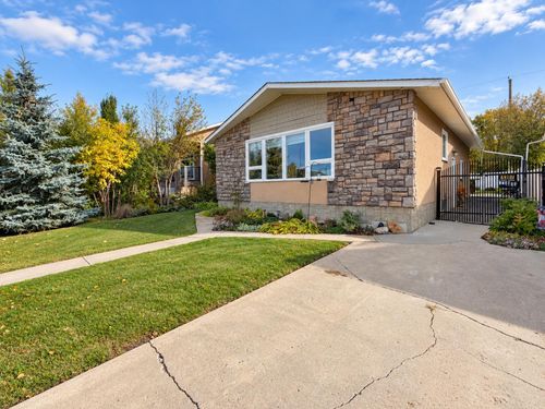 4907 54 St, Stettler, AB, T4K1A9 | Card Image