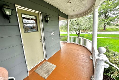 1402 Elm St, Grinnell, IA, 50112-1242 | Card Image