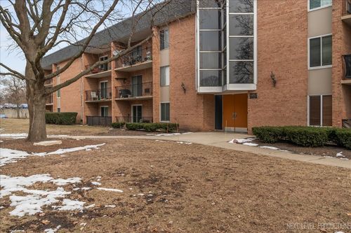 apt-111-1052 N Mill St, Naperville, IL, 60563-2542 | Card Image
