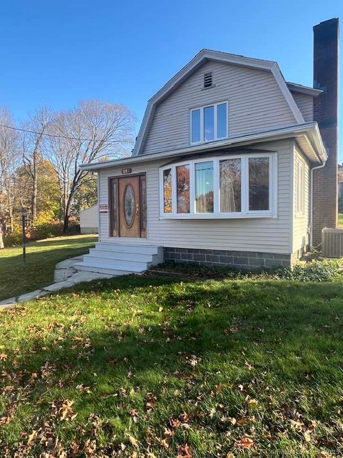 227 Morro St, Watertown, CT, 06779-1943 | Card Image