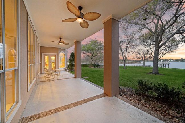 The views from this luxury waterfront estate are amongst the finest in the Houston Bay Area. | Image 44