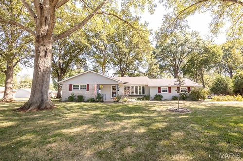 330 Grant Dr, Mascoutah, IL, 62258-1031 | Card Image