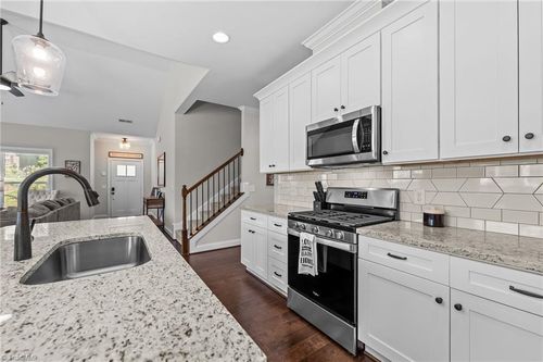 435 Wild Fern Ln, Reidsville, NC, 27320-9762 | Card Image