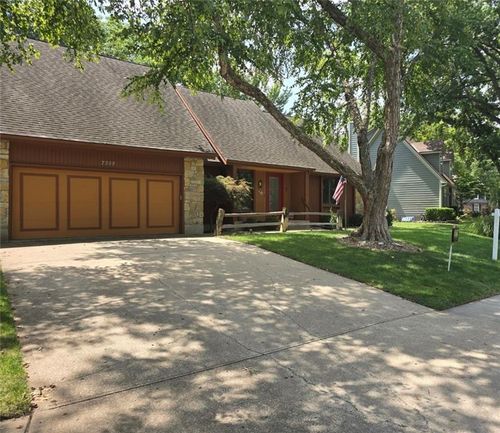 7309 W 112th St, Overland Park, KS, 66210-2651 | Card Image