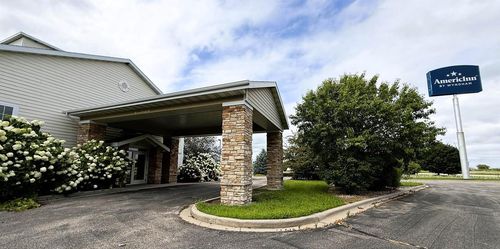 1515 Planeview Dr, OSHKOSH, WI, 54904-9101 | Card Image