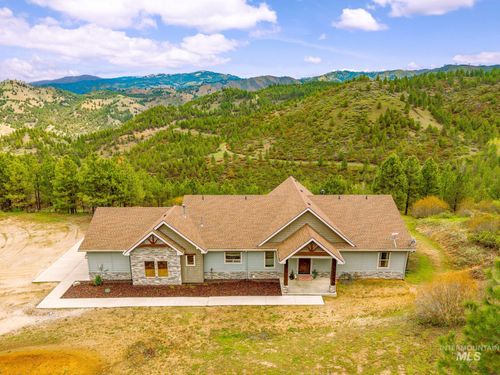 96 Trails End Way, Boise, ID, 83716-3192 | Card Image