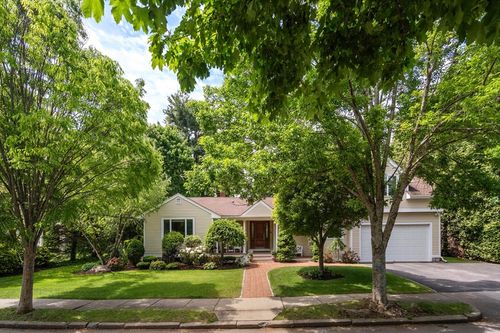 183 Old Farm Rd, Newton, MA, 02459-3437 | Card Image