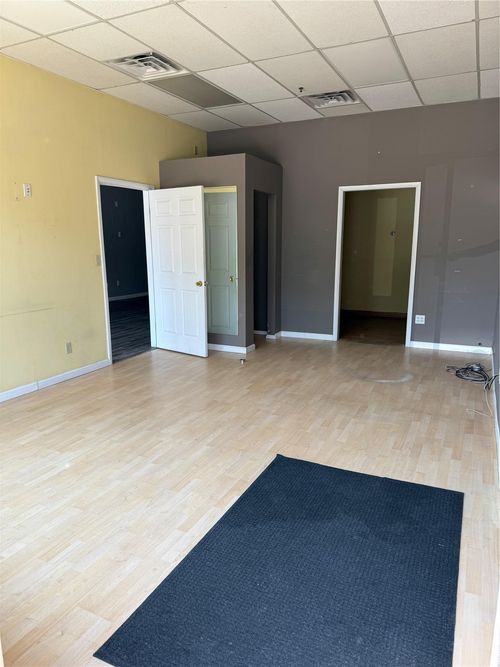 161 S Middletown Rd, Nanuet, NY, 10954 | Card Image