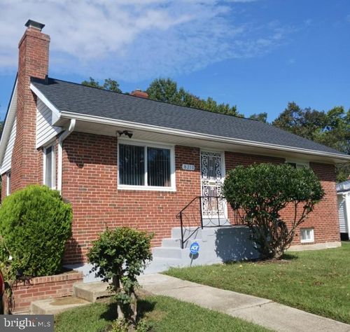 8210 15th Pl, HYATTSVILLE, MD, 20783-2401 | Card Image