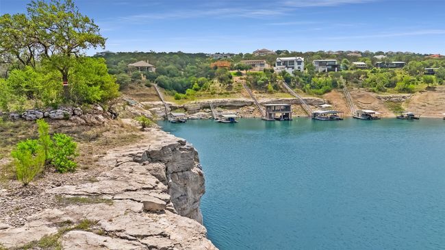 Check out the beauty of these dramatic limestone cliffs. | Image 10
