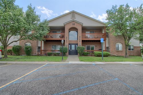 9743 Wildflower Ct, Van Buren Township, MI, 48111-6420 | Card Image